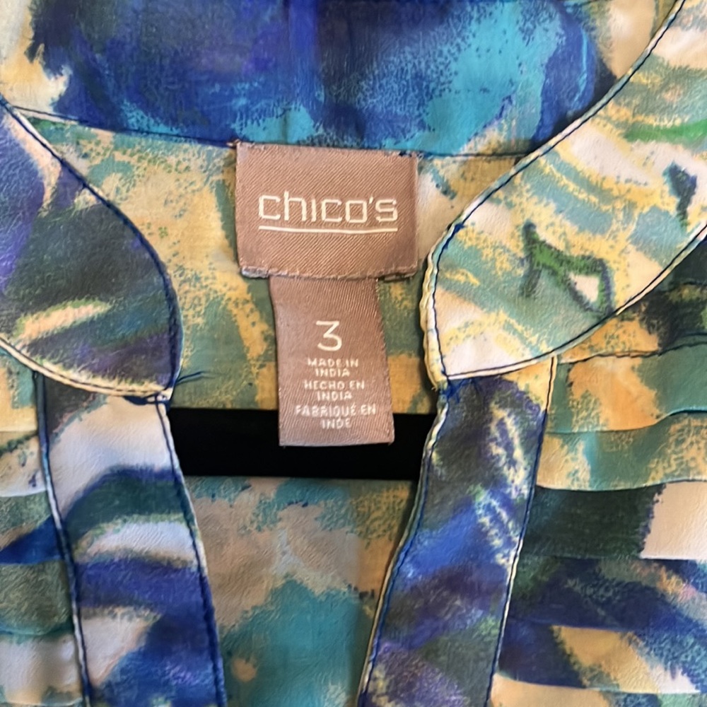 Blue pattern blouse - Picture 3 of 4